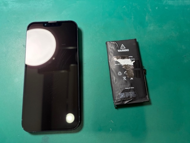 神戸市からお越しのお客様よりiPhone13のバッテリー交換をご依頼いただきました！